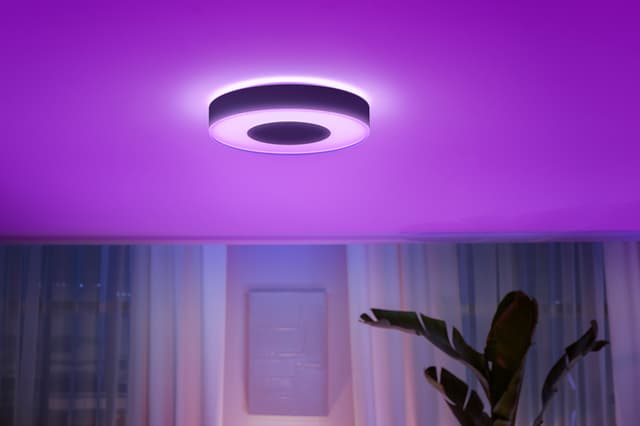 Philips Hue Infuse L loftslys (sort)
