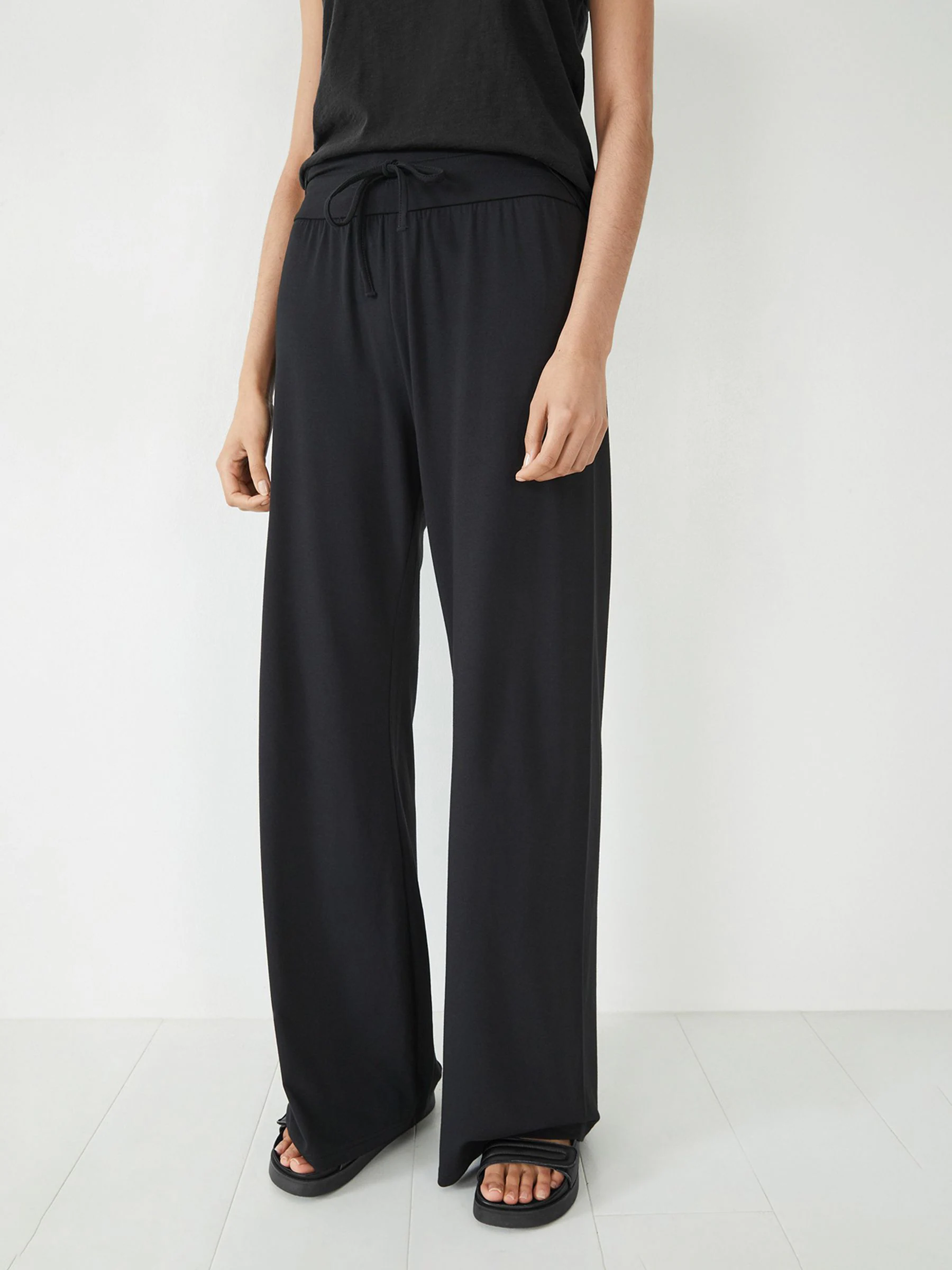 Zwart - Hush Amie joggingbroek met wijde pijpen
