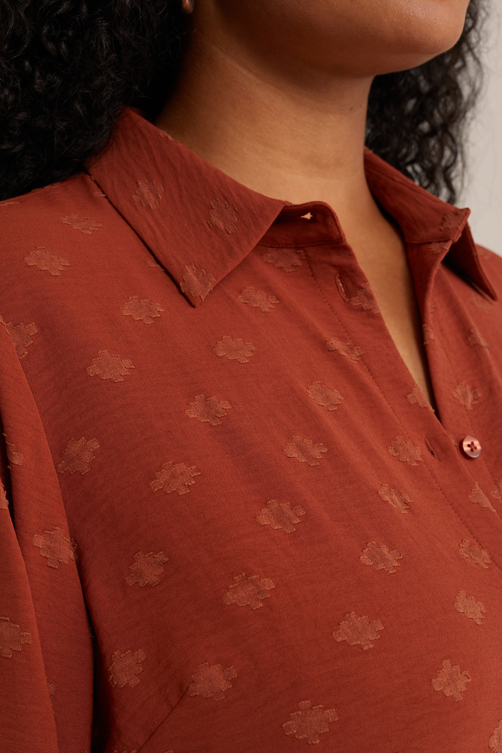 blouse met structuur - Curve WE Fashion Roestbruin