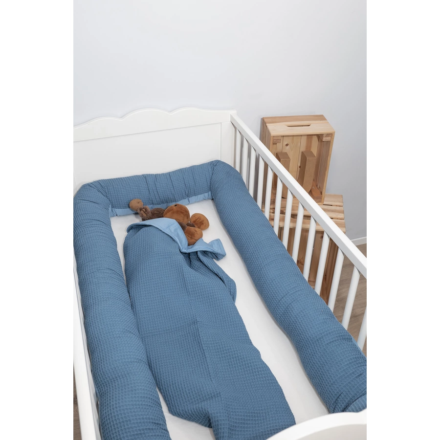 Ullenboom Baby-Bettschlange Waffelpiqué Blau 300 cm