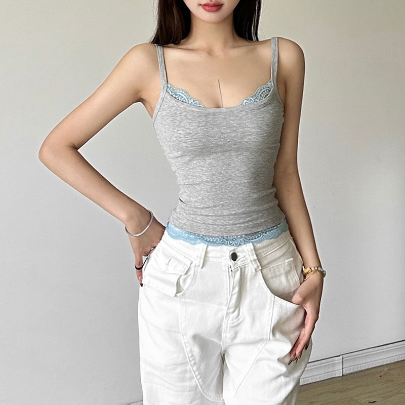 Sugarcoat - Namaak tweedelig kanten paneel slim-fit crop cami top