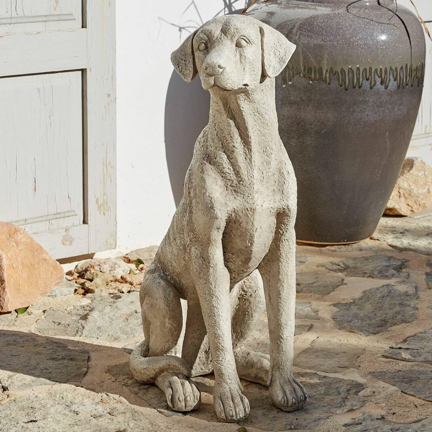 Loberon Deko-Hund Elliot, detailreiche Jagdhund-Nachbildung, edle Tierskulptur, anmutiges Design, Dekoration, Tierfiguren, Polyresin, antikweiß