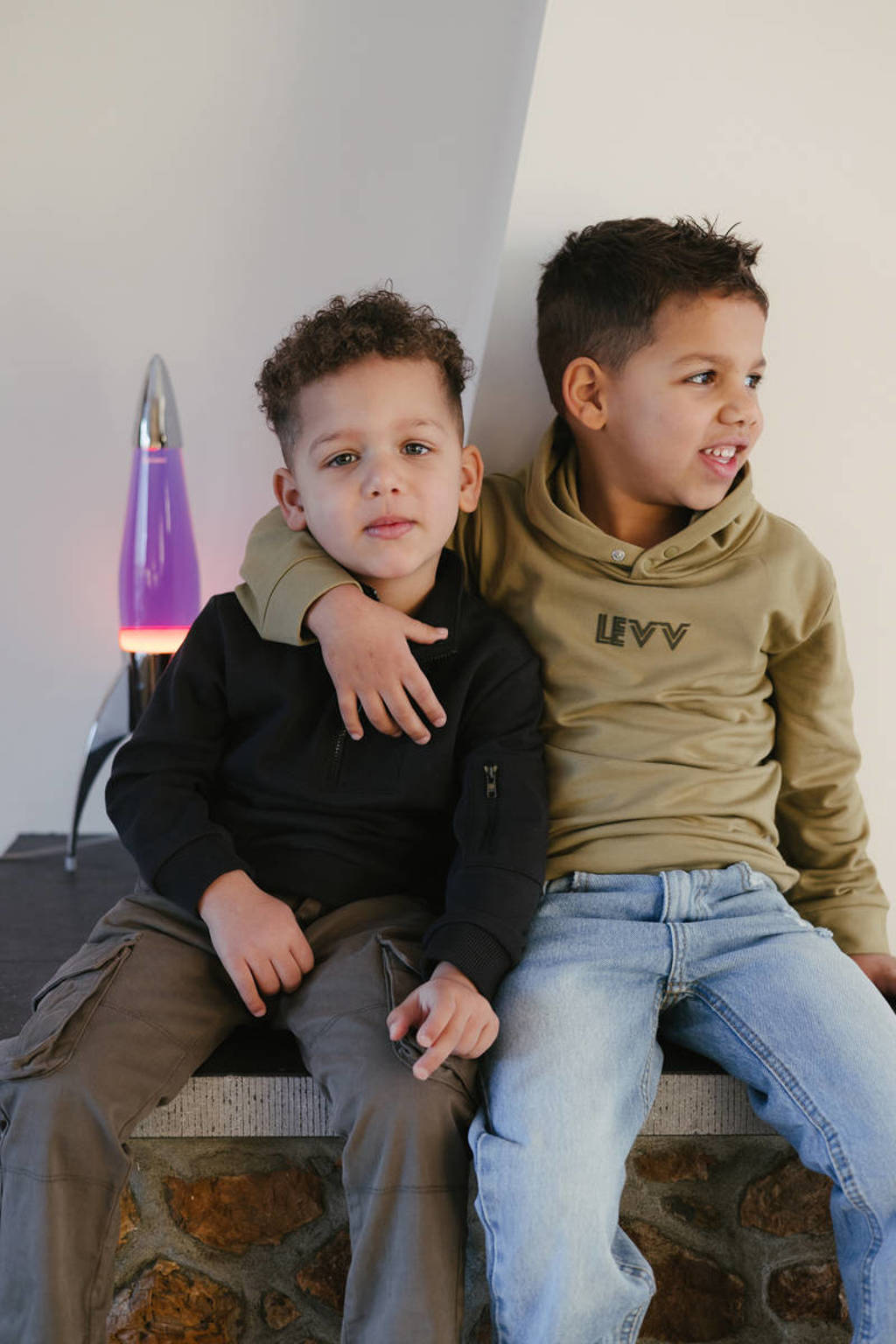 LEVV hoodie met logo olijfgroen