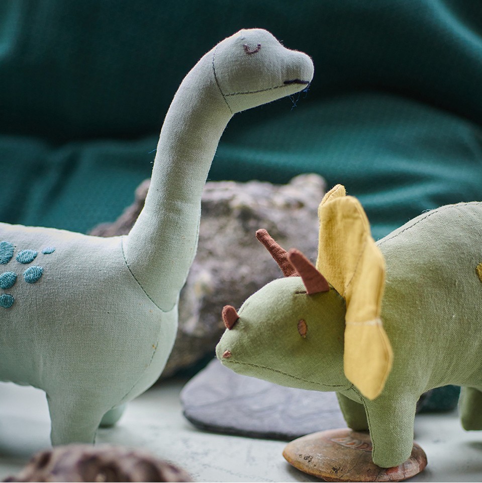ThreadBear - Tøjdyr - Dinosauren Bronty