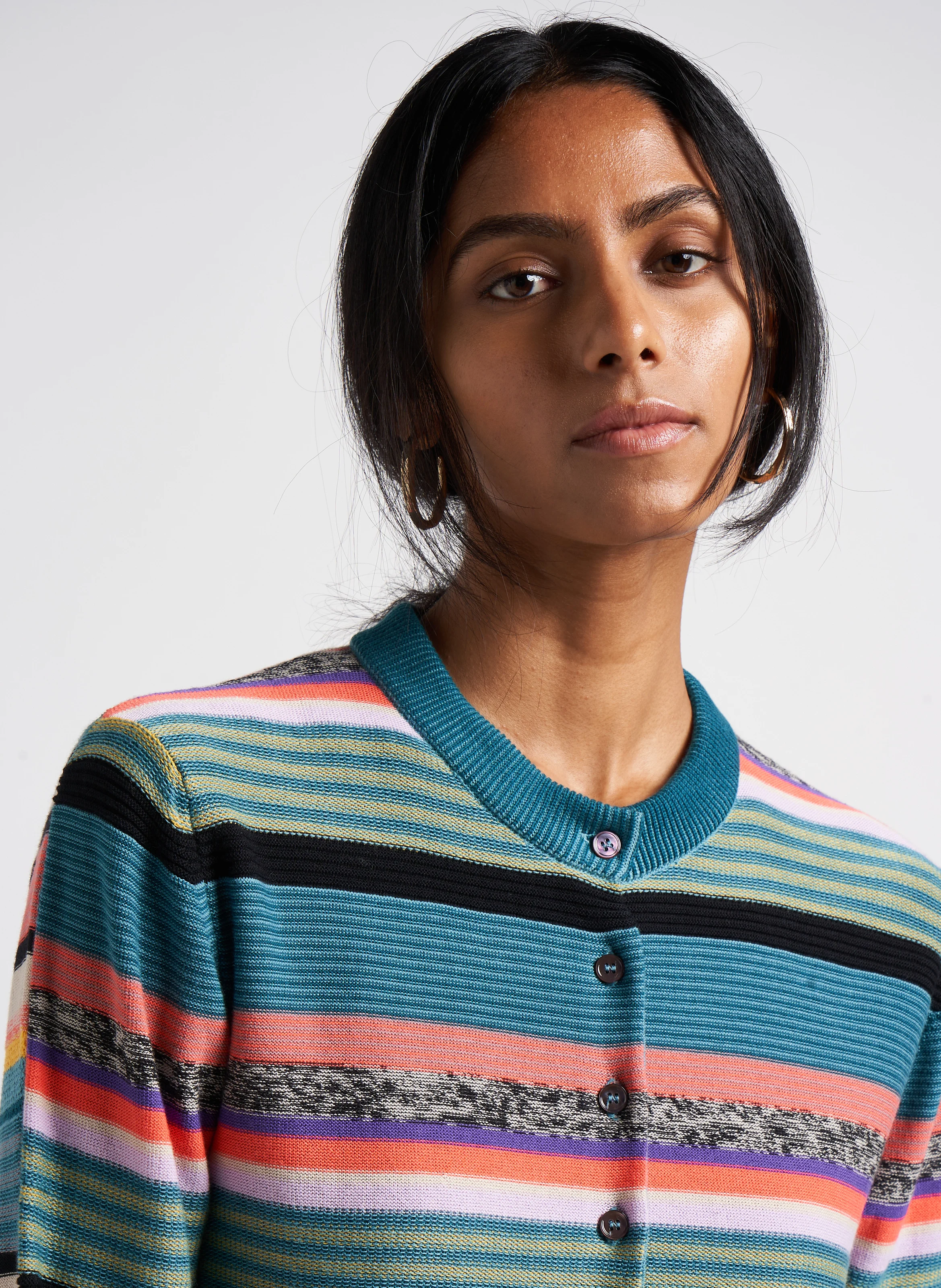 Gilet col rond rayé en coton organique | Multicolore