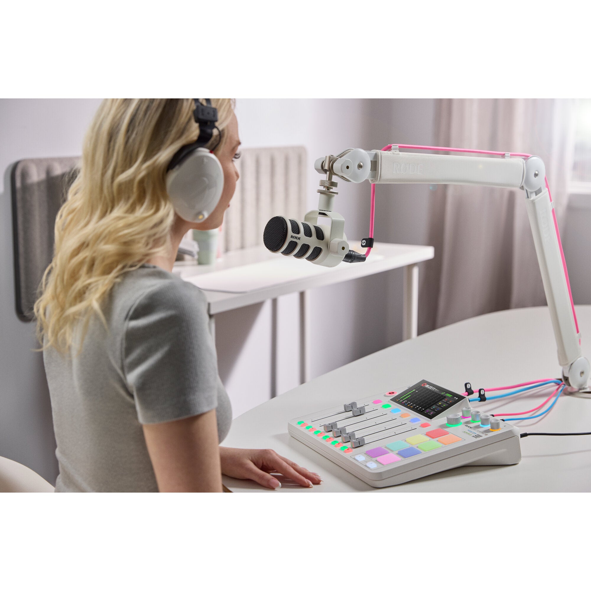RØDE Podmic USB white broadcast microfoon