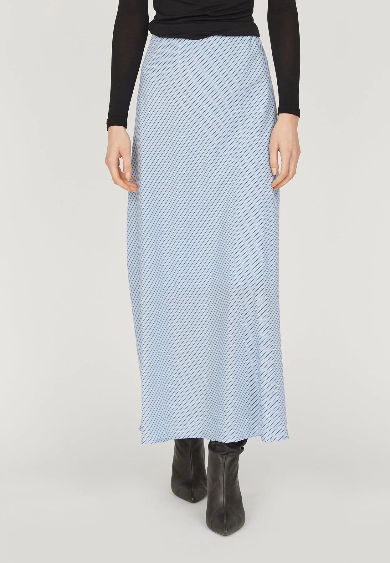 Love & Divine Love1127 31 l blue mocha