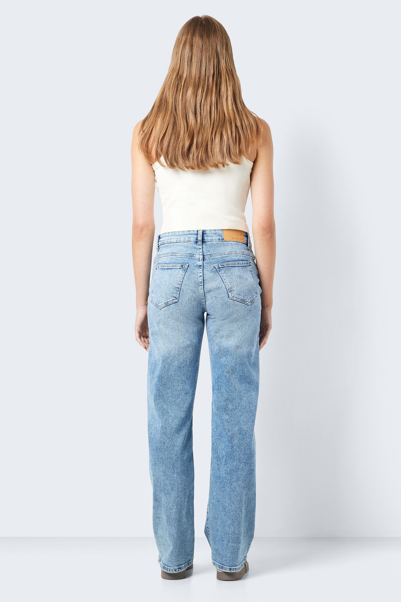 calças jeans de perna larga