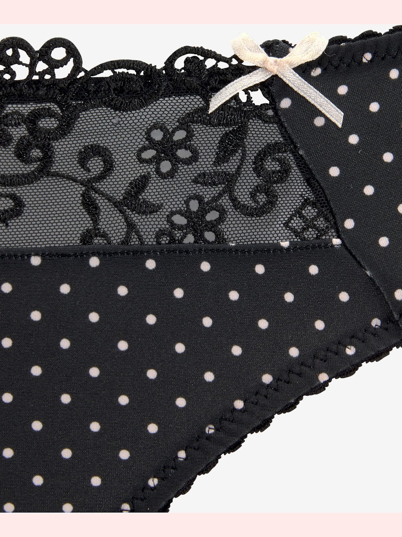 Slip intemporel. coupe basique confortable