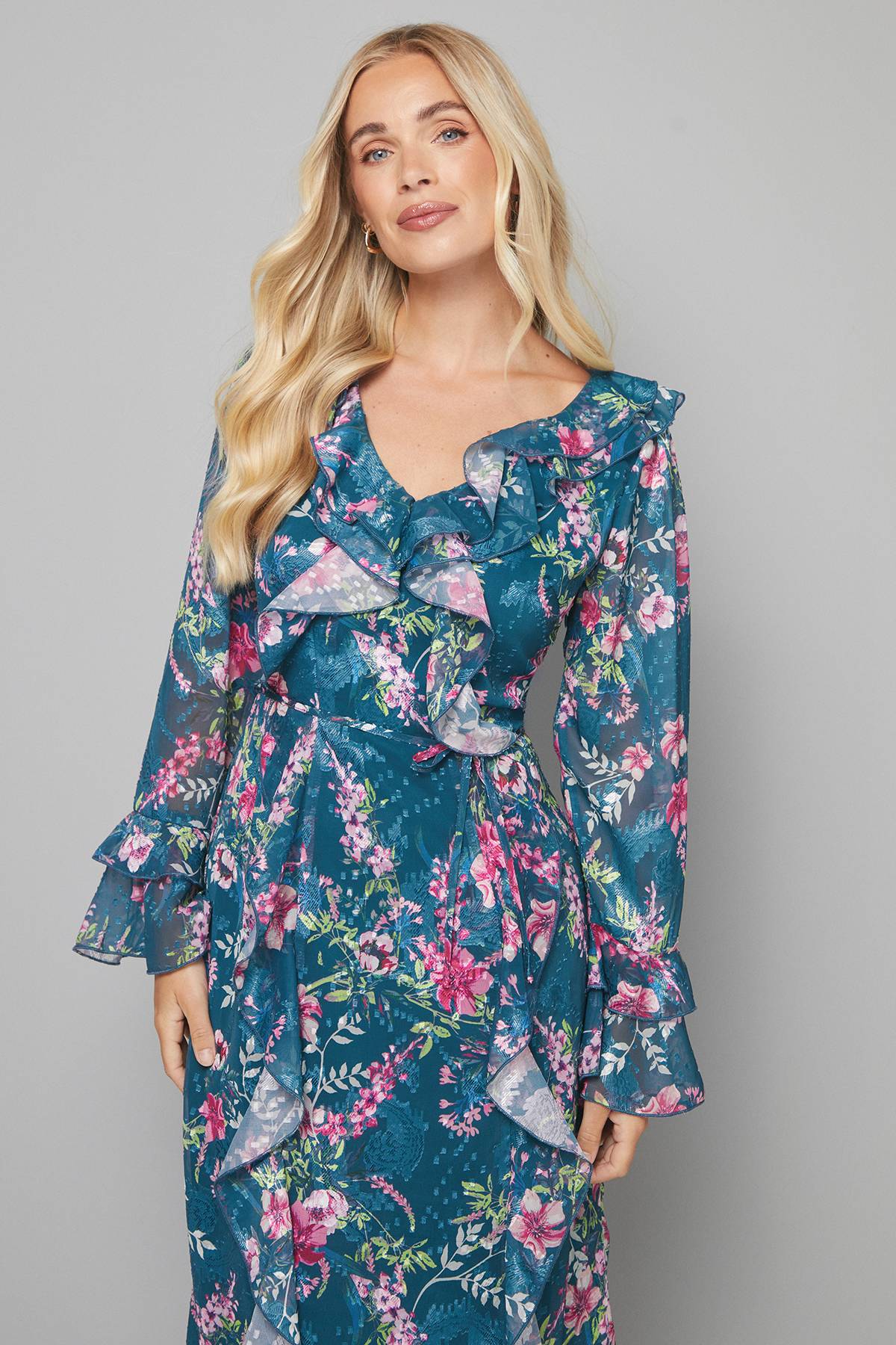 Wallis Robe Midi Petite à Motifs Floraux avec Volants et Ceinture