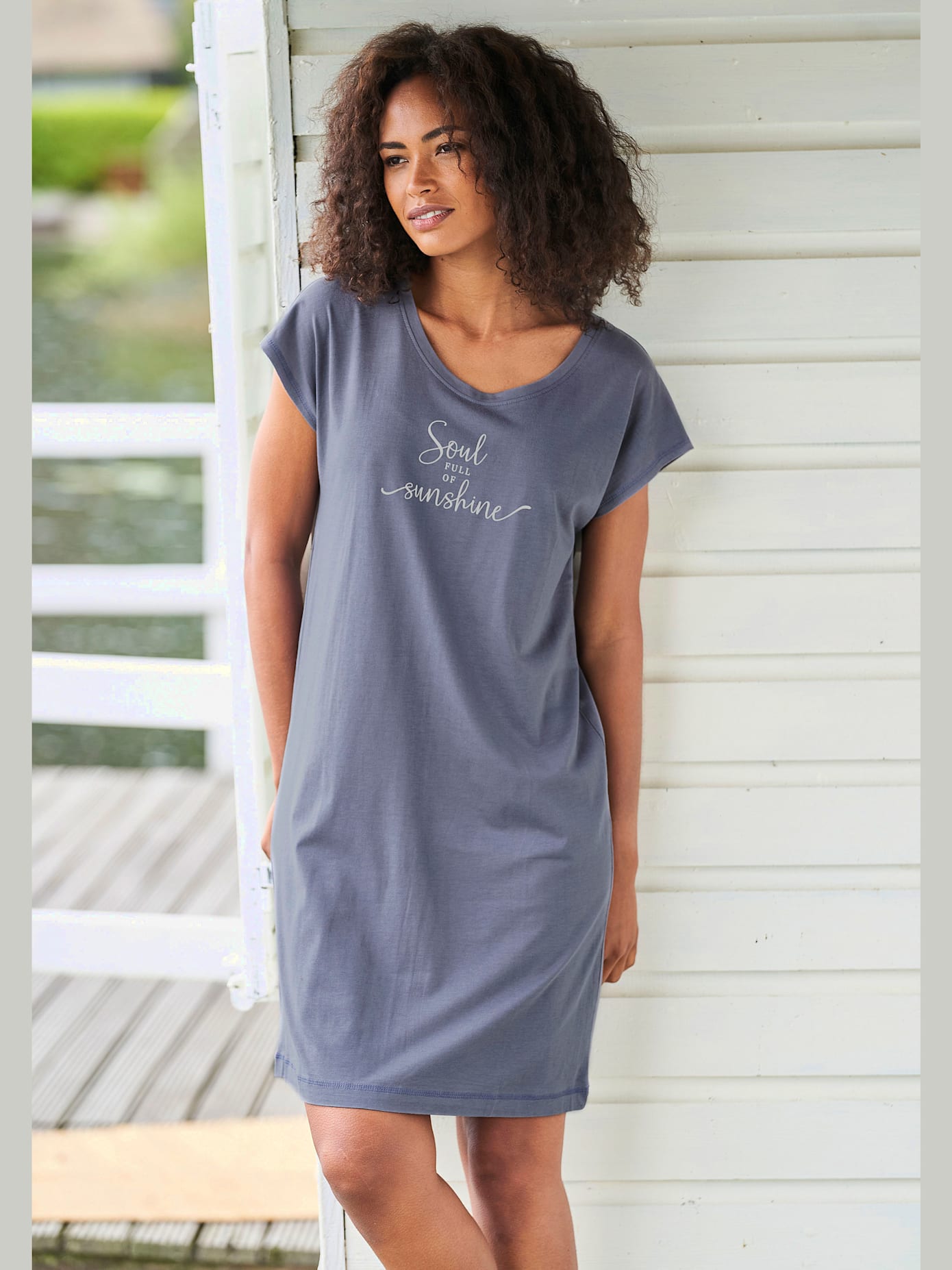 Chemise de nuit courte avec imprimé devant