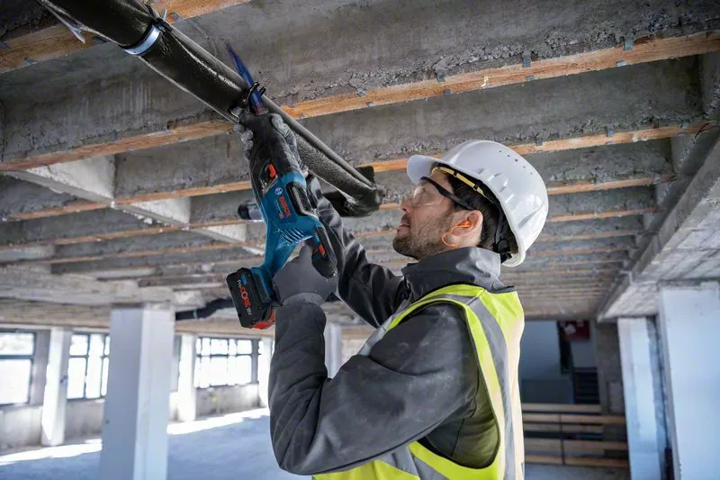 BOSCH COMBI-KIT 4 18V Tool: GSR 18V-90C + GDX 18V-210C + GBH 18V-24C + GSA 18V-28 + 1 4.0 AH battery (PROCORE) + 2 5.5 AH battery (PROCORE) + GAL 1880CV (L)PROFESSIONAL