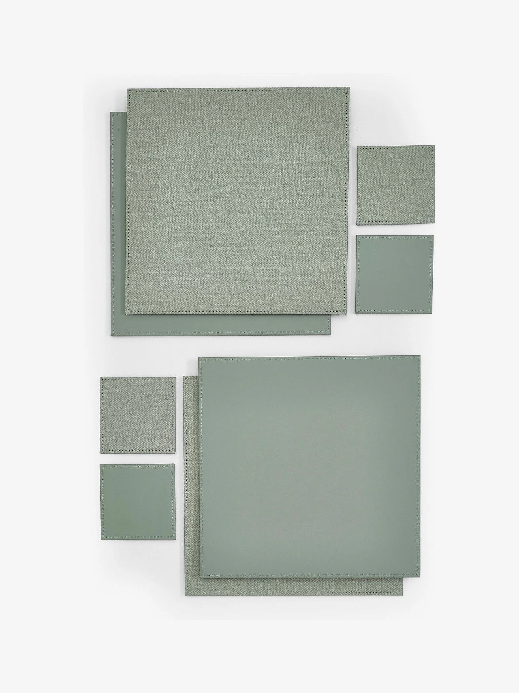 Set van 4 omkeerbare placemats en onderzetters van imitatieleer