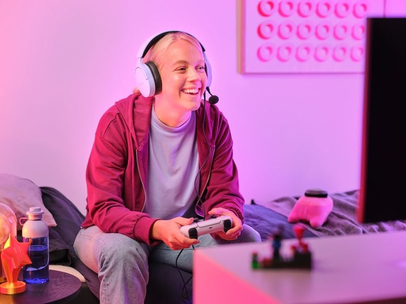 Trust Headset GXT 489P FAYZO Schwarz/Violett Leistungsstarkes, ohrumschliessendes Gaming-Headset, hergestellt für PC, Laptop und Konsolen
