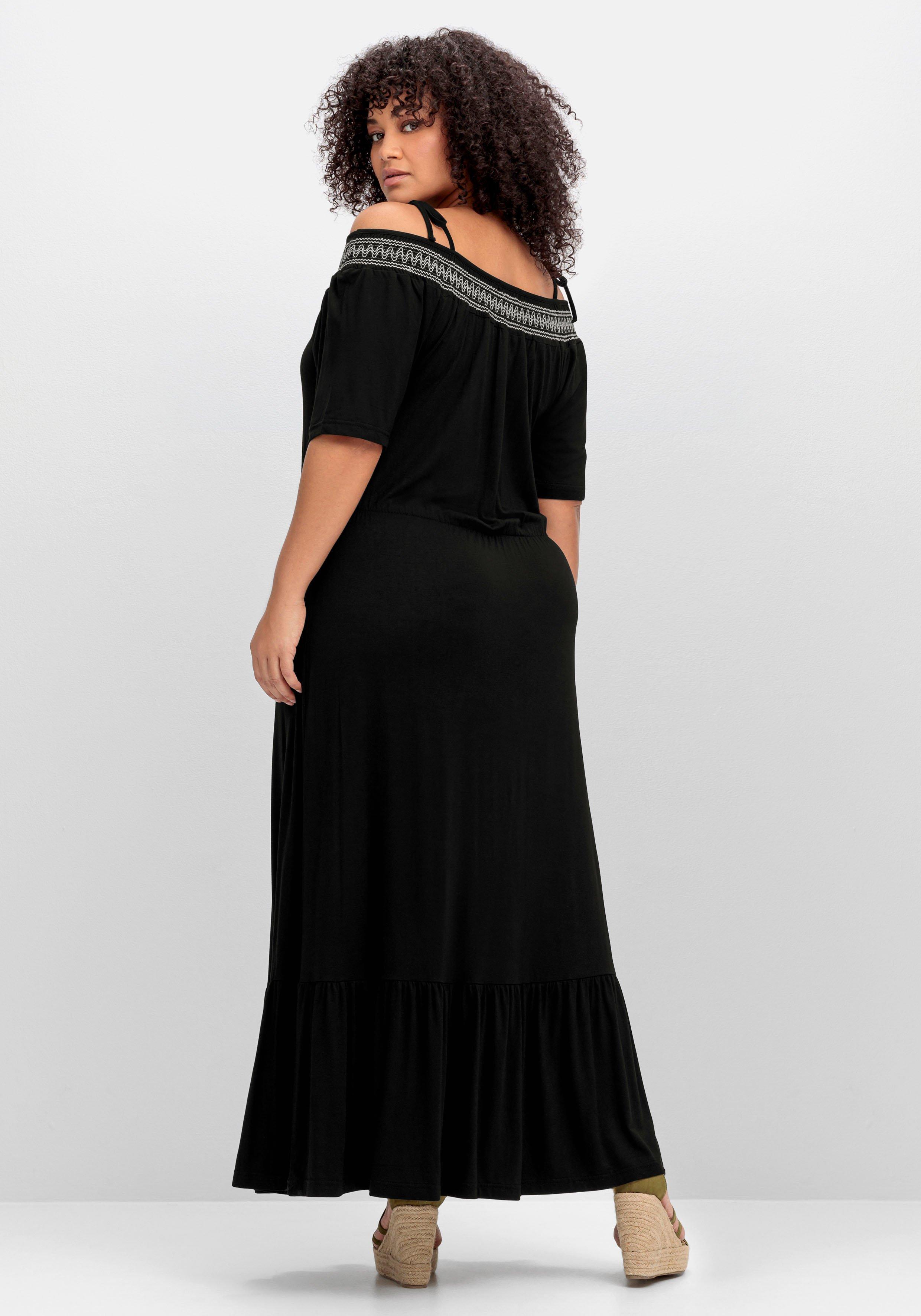 Strandkleid mit Carmenausschnitt und Volants