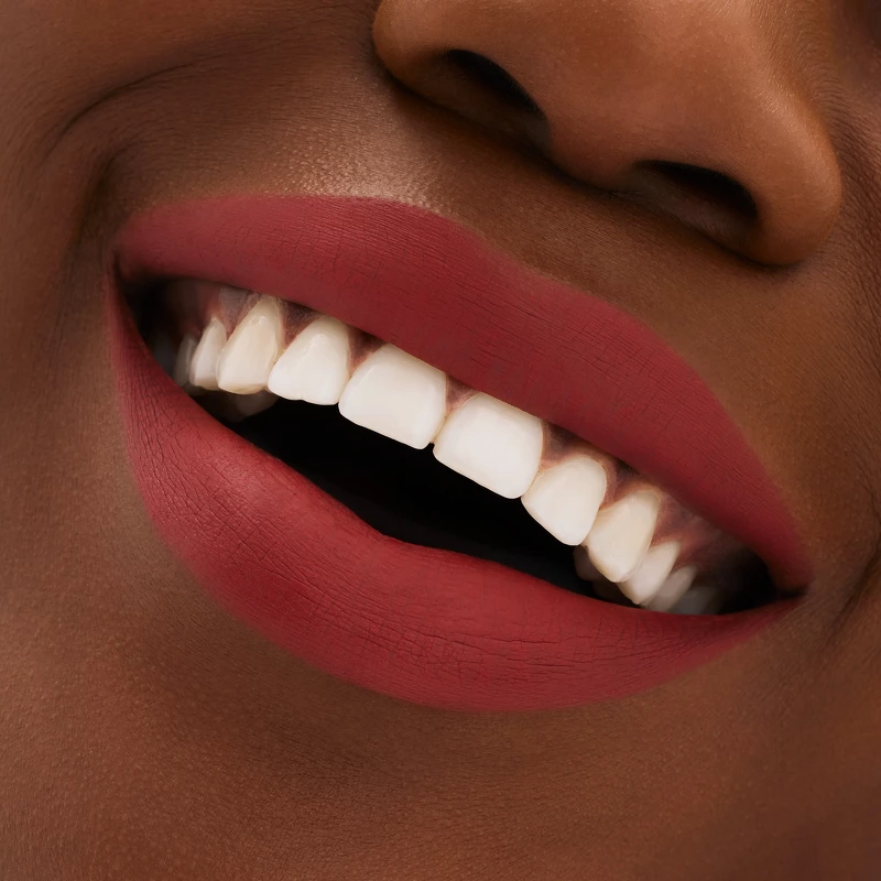 MAC Locked Kiss 24Hr Lipstick 1,8 gr. - Coy