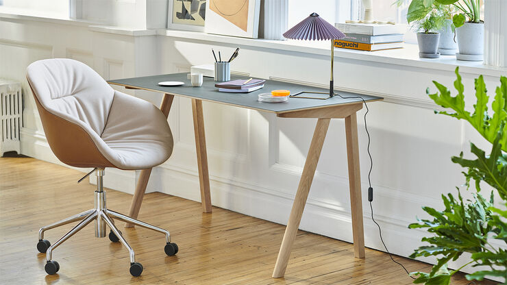 Hay Martin 300 Table Lamp Lavendel