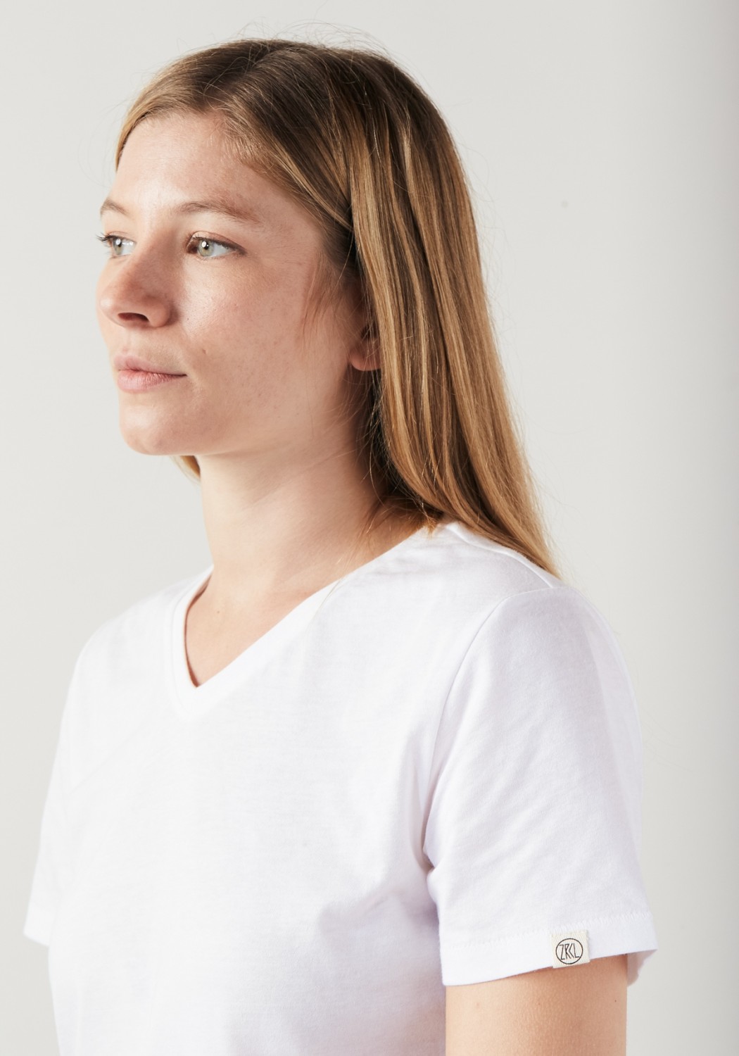 WE ARE ZRCL Damen V-Neck T-Shirt Basic White