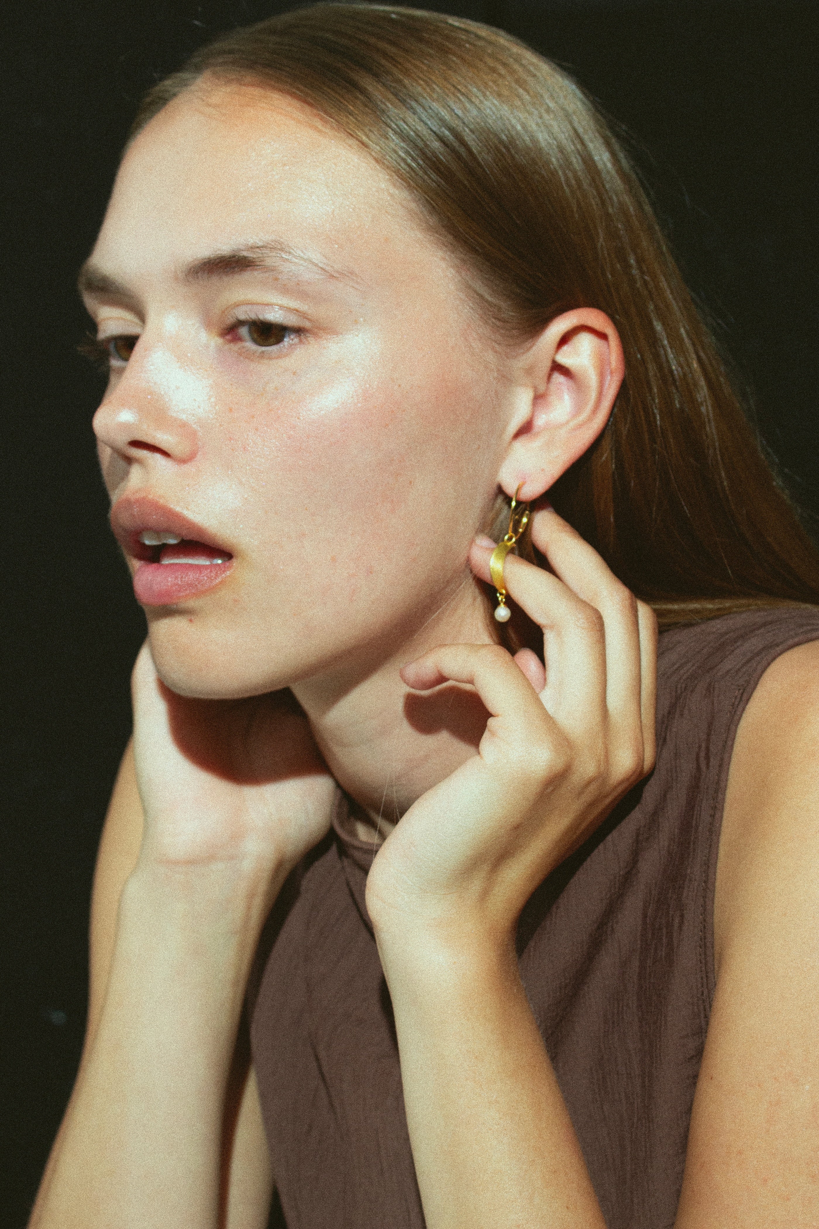 Jane Kønig  Half Moon With Pearl creol - forgyldt