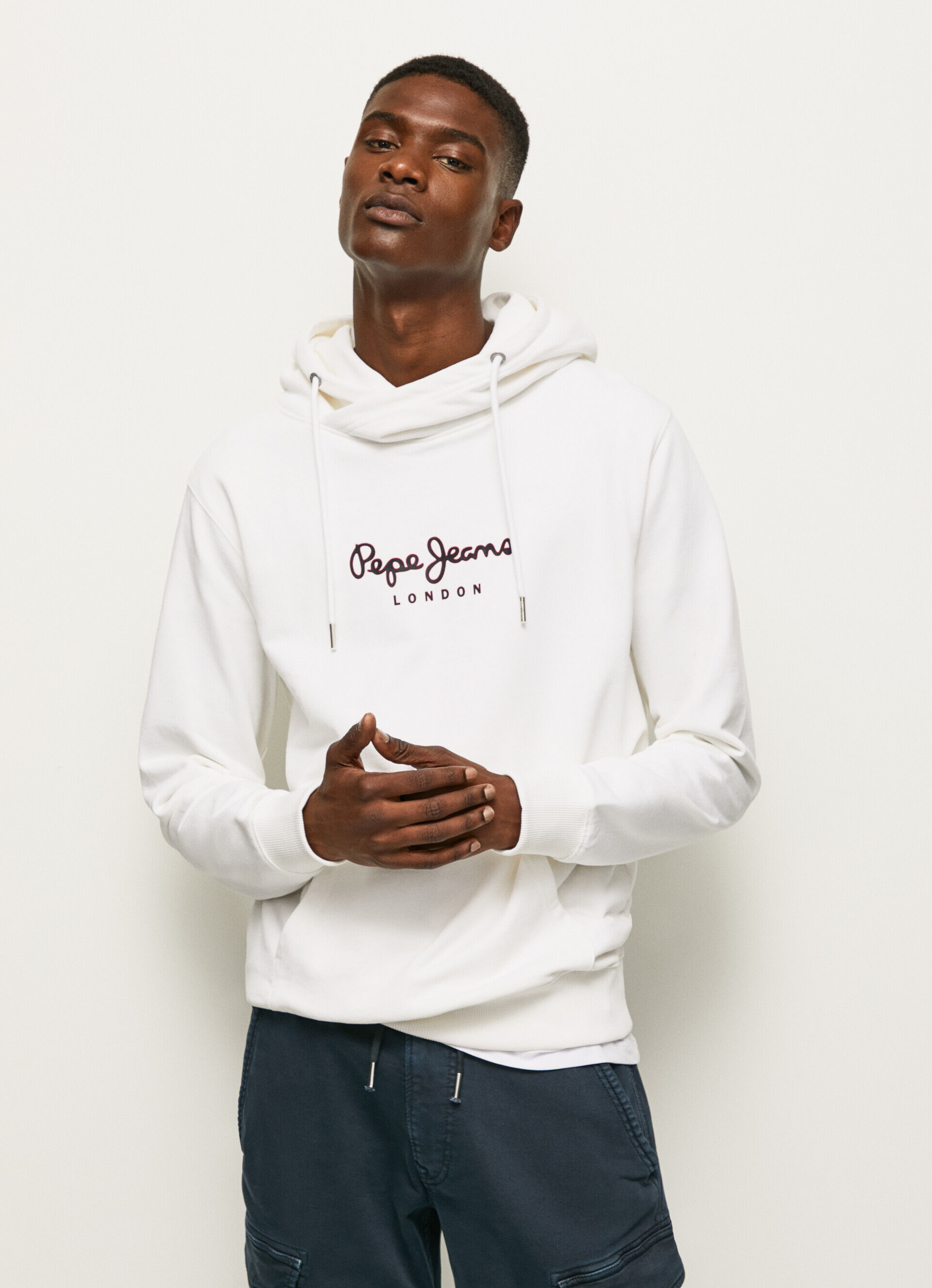 MOLETOM COM LOGOTIPO DE ALTA DENSIDADE - branco