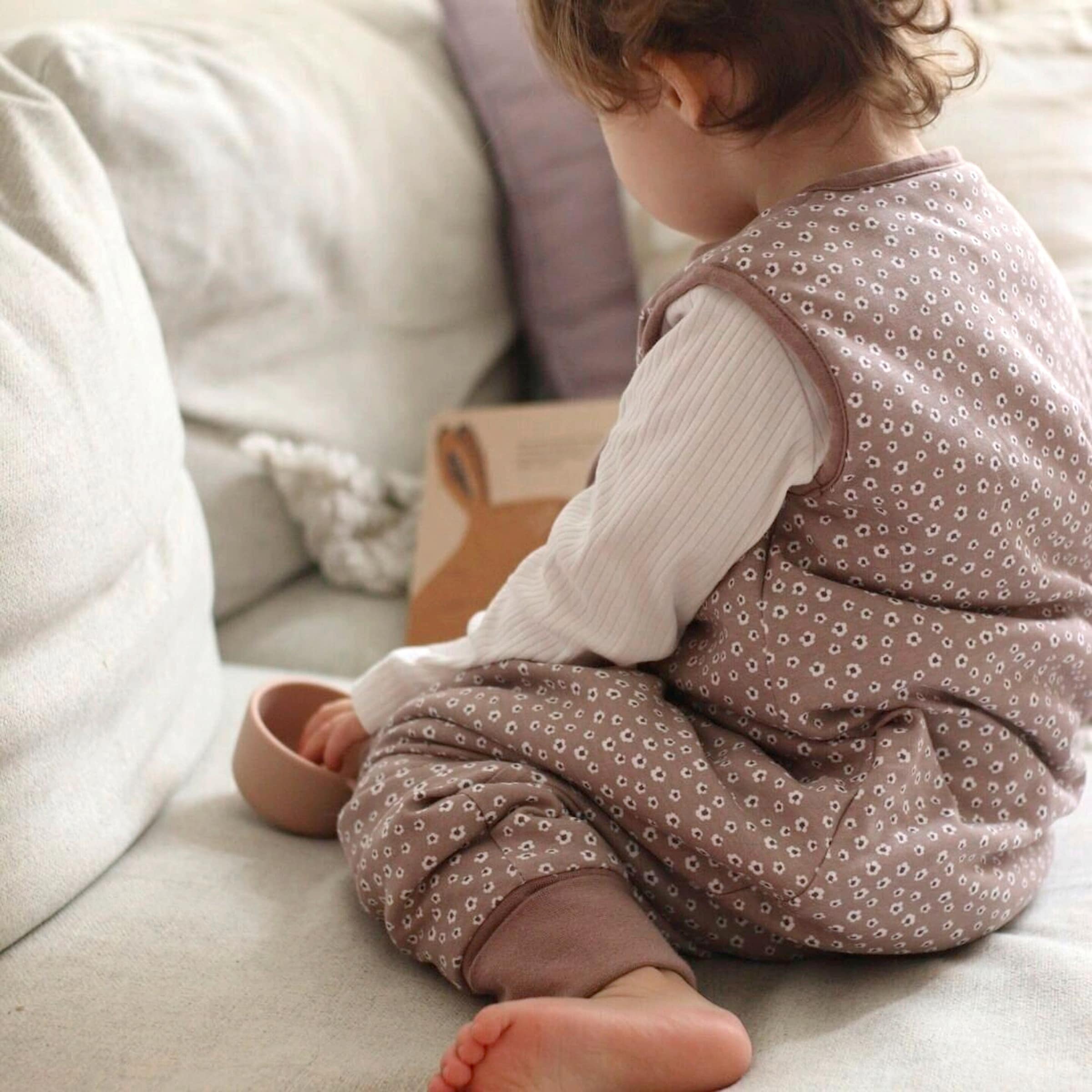emma & noah Ganzjahres-Sleepoverall 2.5 TOG Blume Berry