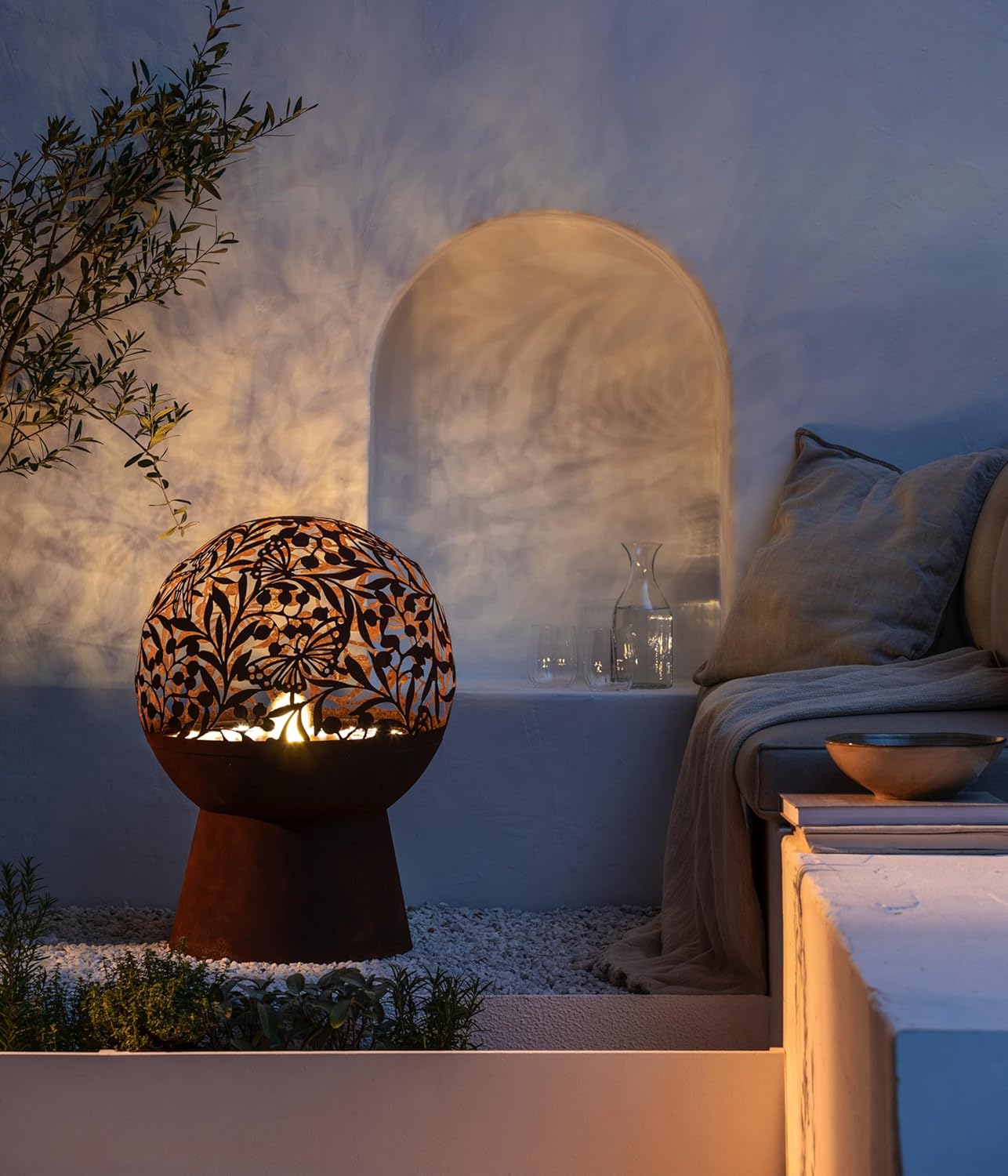 Dehner Gartenbrunnen Fiore, frostbeständiger Brunnen für Außen, Komplett-Set mit warmweißer LED Beleuchtung/Pumpe/Trafo, Höhe 66 cm, Ø 50 cm, Cortenstahl, Kupfer-Farben
