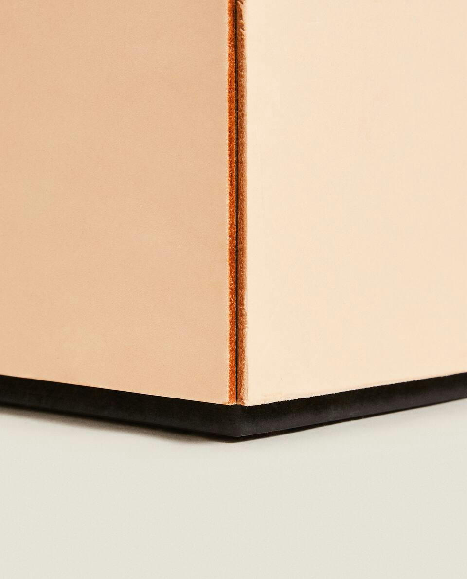 BANCO DE COURO - X STUDIO NICHOLSON