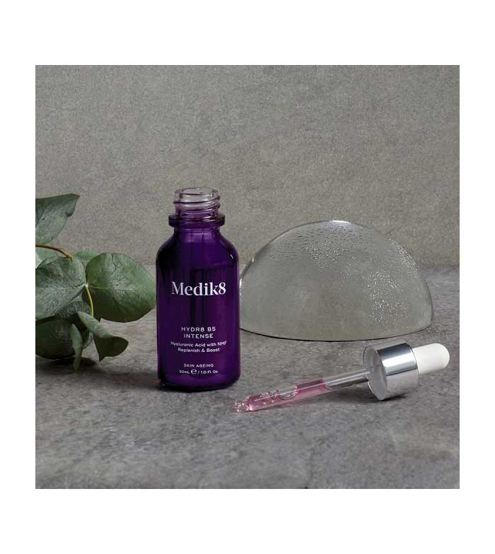 Medik8 - Soro de preenchimento de ácido hialurônico com NMF Hydr8 B5 Intense