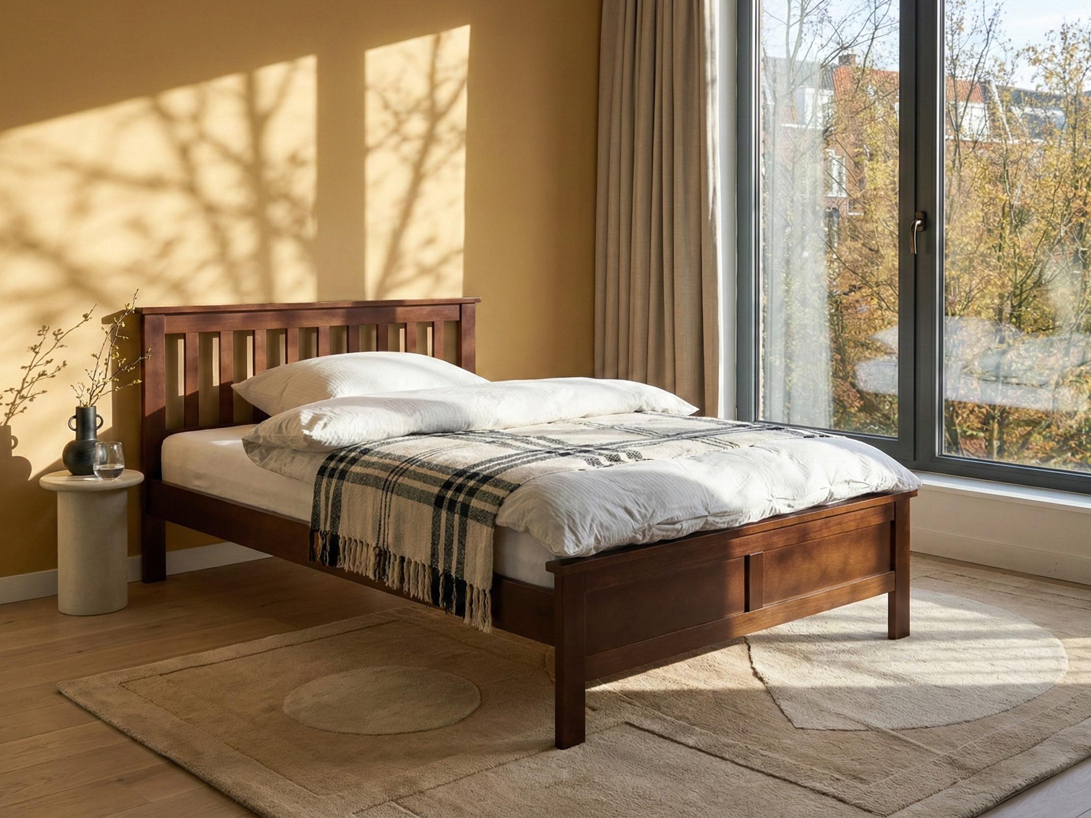 Bed Dennenhout MAYENNE 120 x 200 cm Donkerbruin