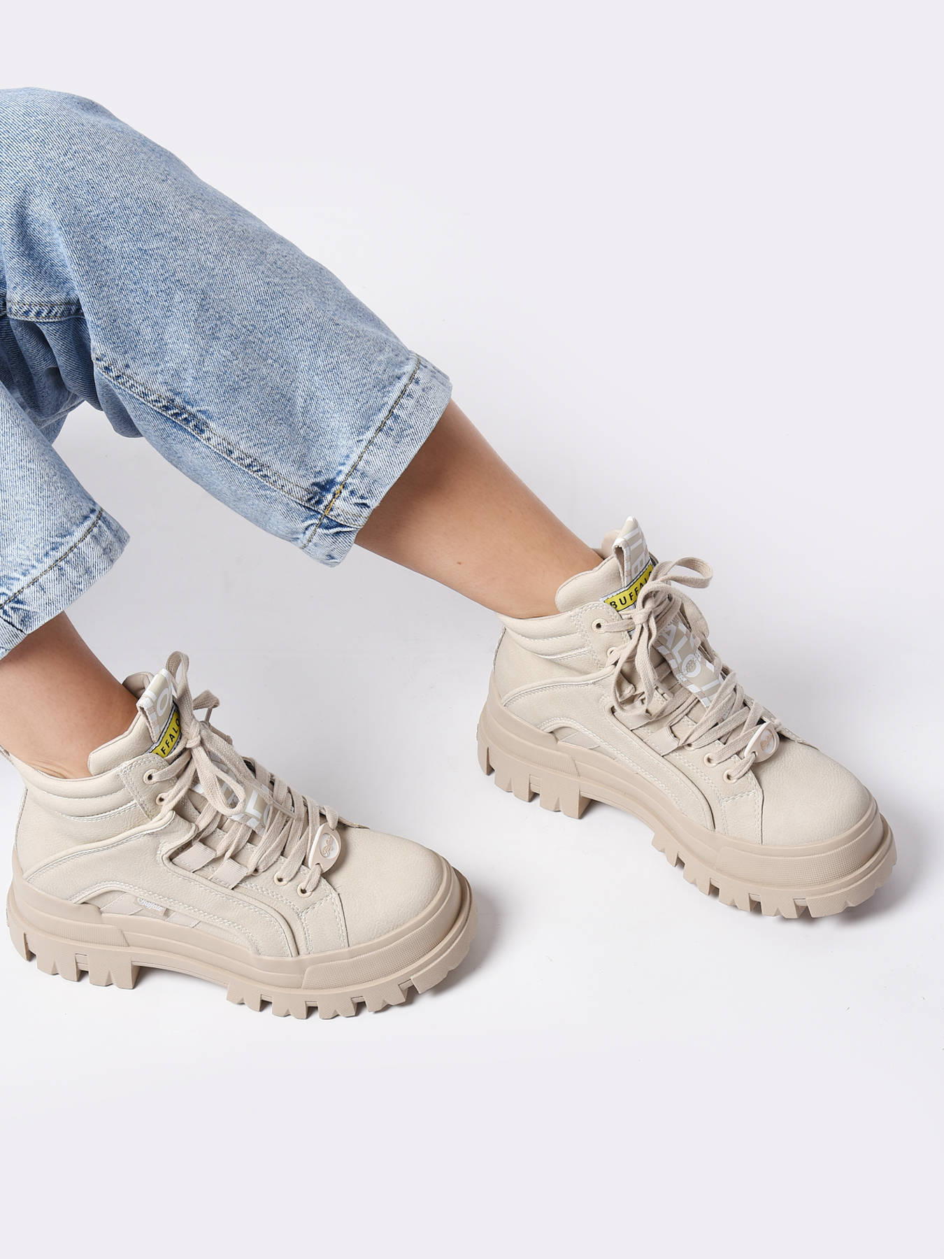 Boots Aspha Nc Mid BUFFALO