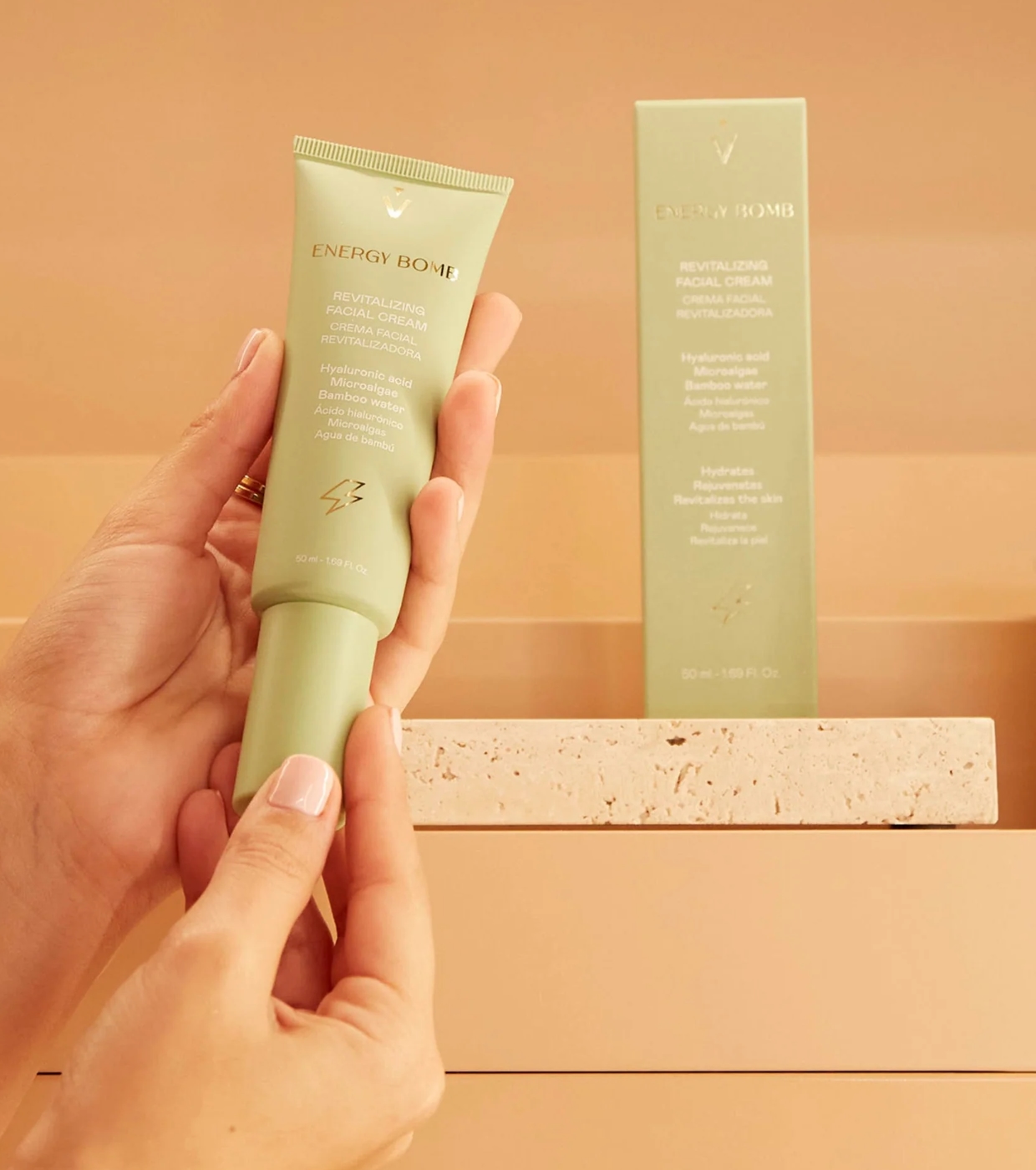 Valquer - *Skin Essentials* - Creme facial revitalizante Energy Bomb