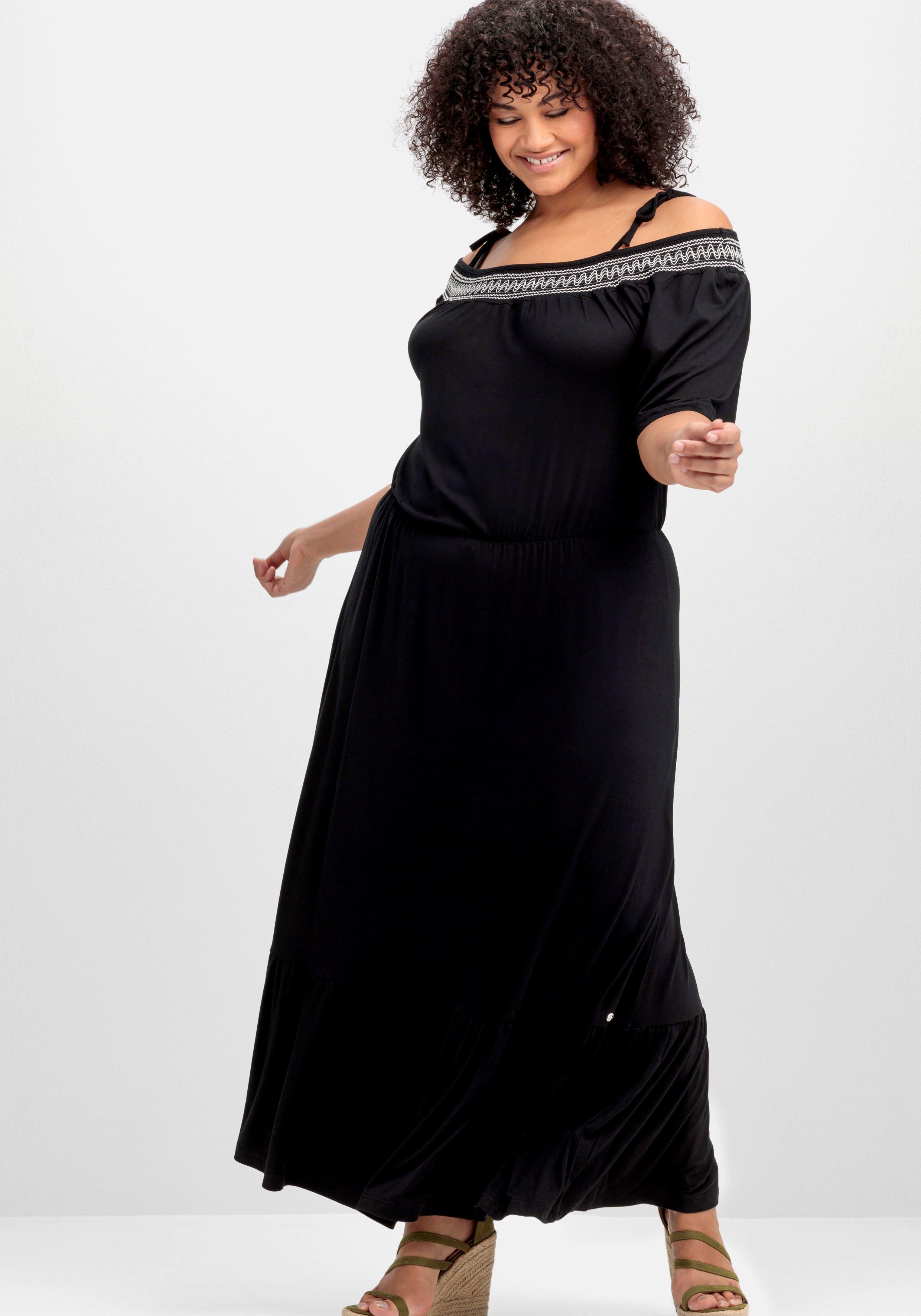Strandkleid mit Carmenausschnitt und Volants