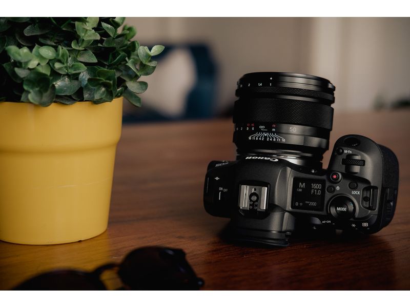 Voigtländer Festbrennweite 50mm F/1 Nokton asph. – Canon RF Standardobjektiv mit extrem hoher Lichtstärke und manuellem Fokus