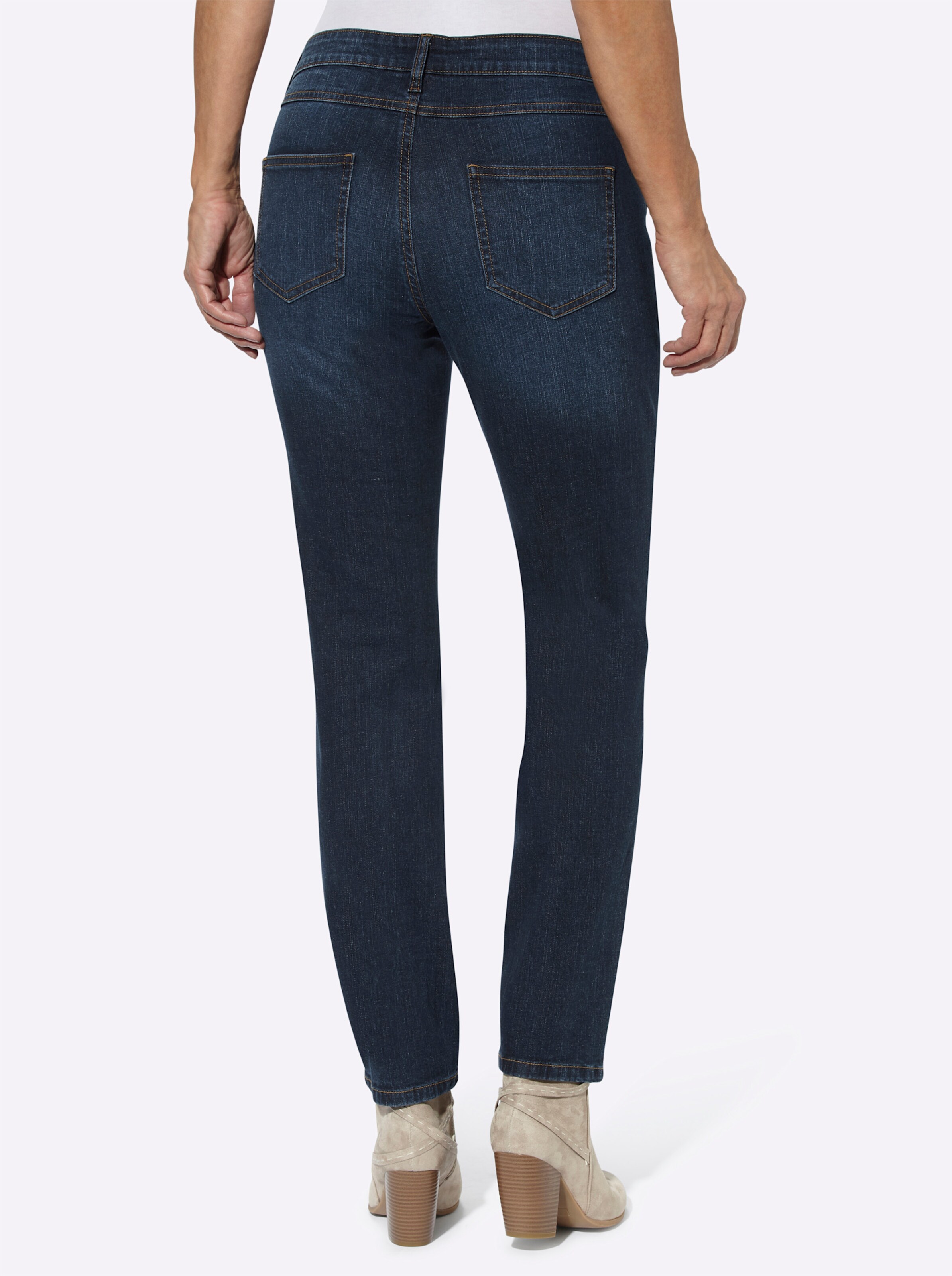 Jeans in dark blue