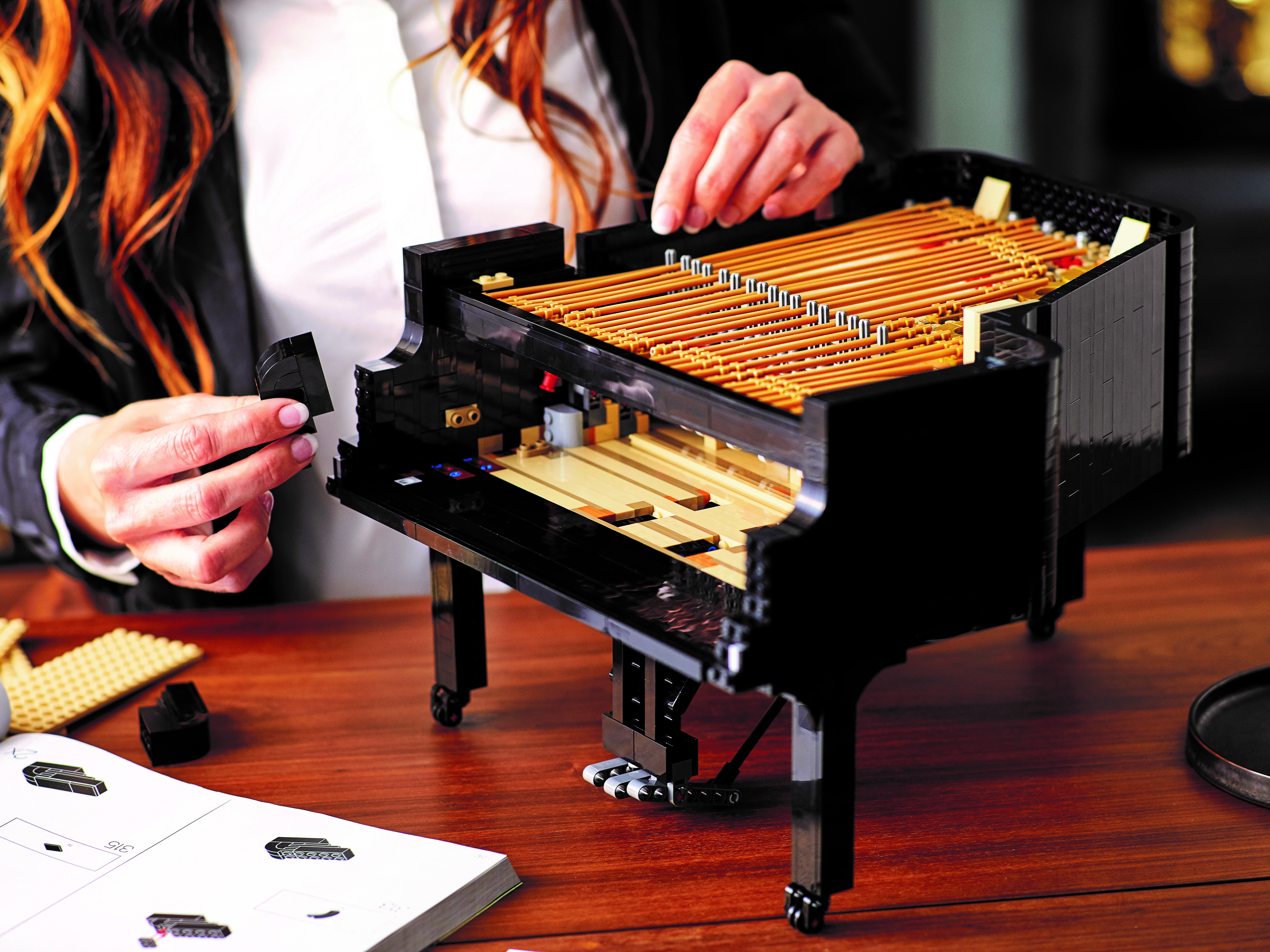 O piano de cauda 21323