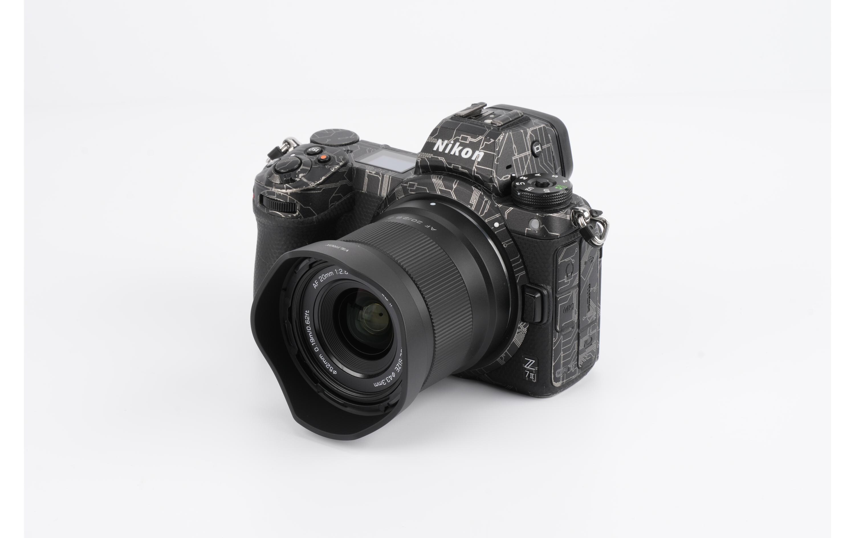 Festbrennweite AF 20mm F/2.8 – Nikon Z<br>Leichtes Autofokus-Vollformatobjektiv für Nikon Z-Mount