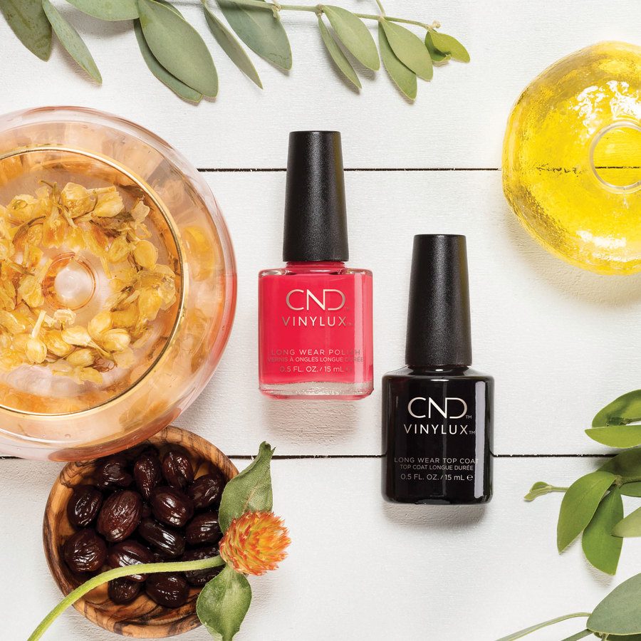 CND VINYLUX Long Wear Polish Lobster Roll #122 15ml