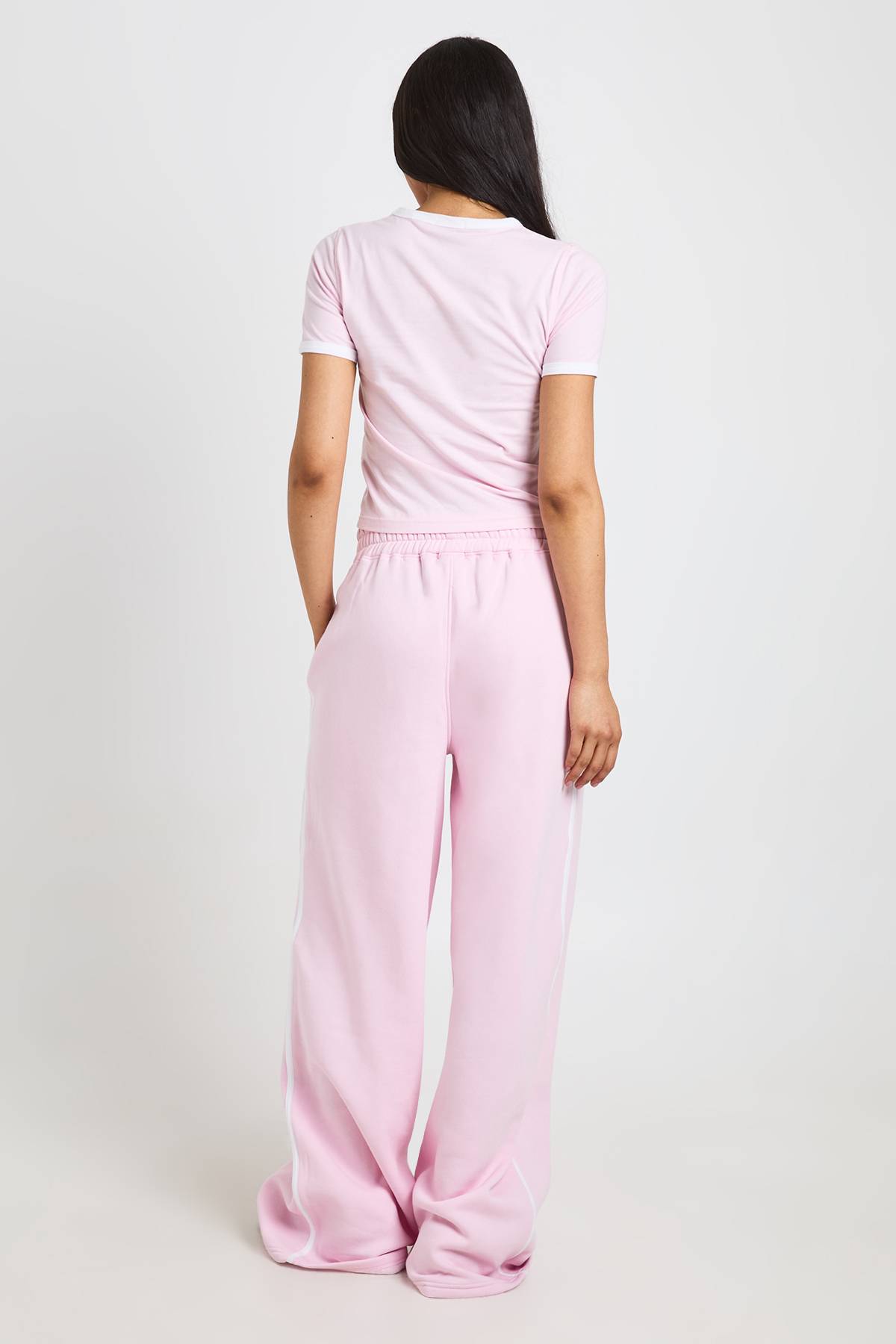 boohoo Ensemble T-shirt À Détails Passepoilés Et Jogger Jambe Droite Pour Femmes Grandes Tailles