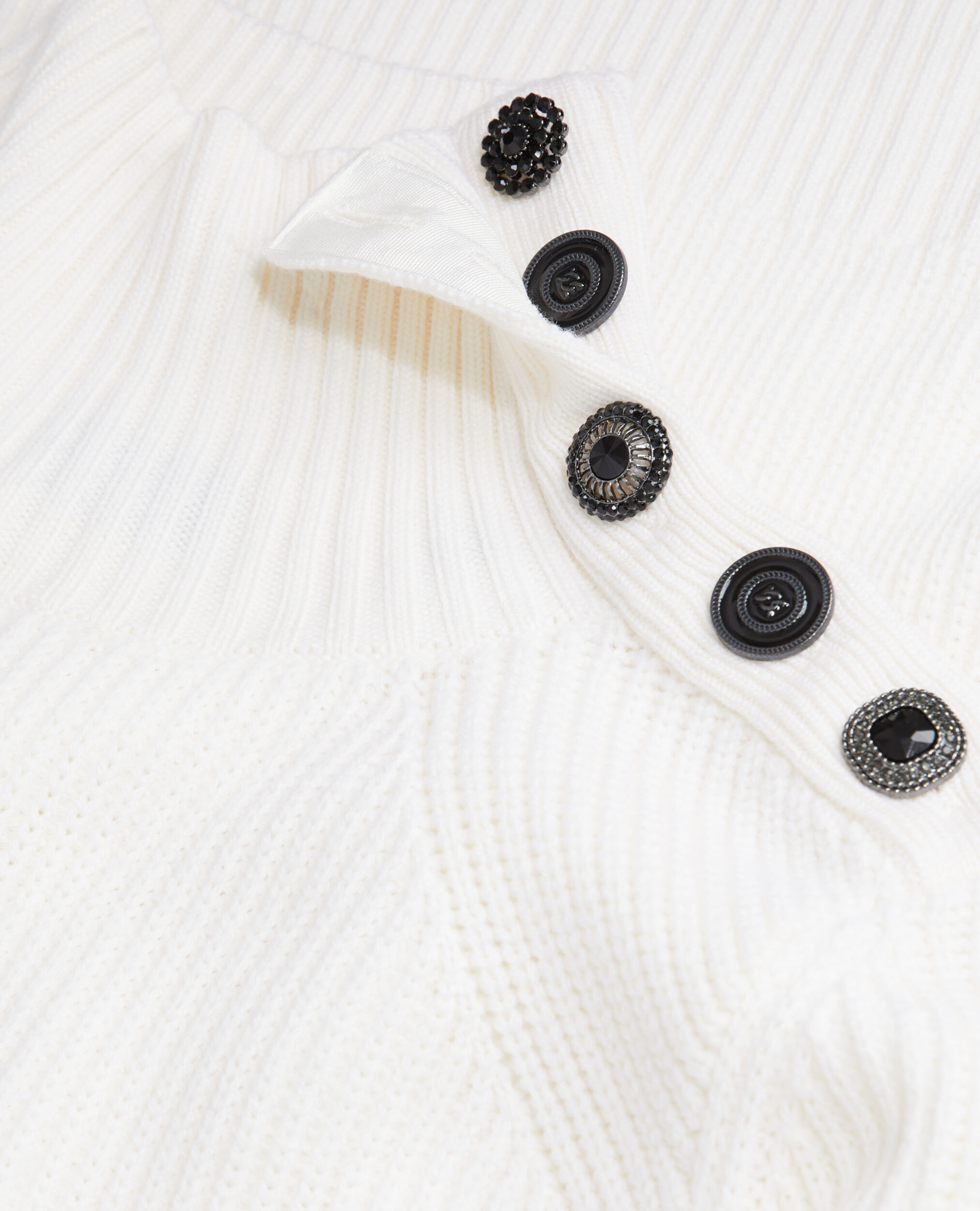 Pull écru en laine avec boutons bijoux