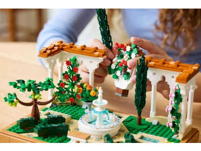 LEGO Tuin met fontein (10359)