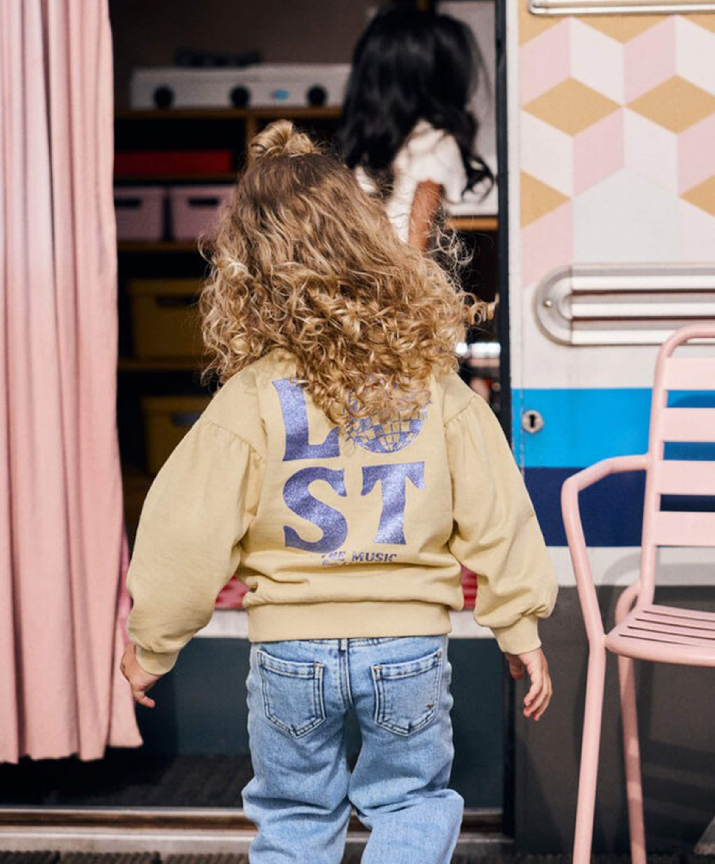 Daily7 Meisjes sweater geel