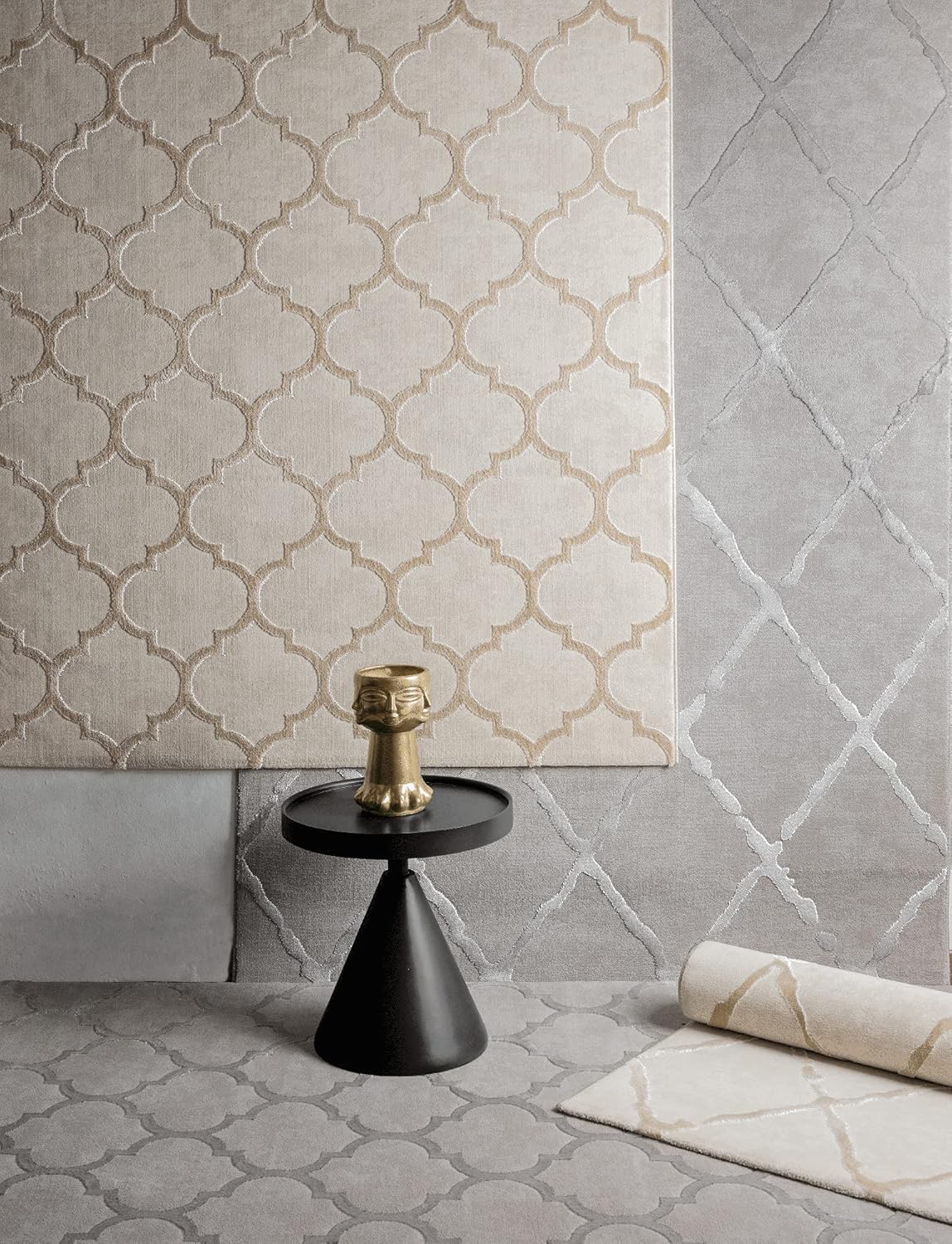 the carpet Knight Eleganter, Hochwertiger, Wohnzimmer Teppich, Softer Kurzflor, 3-D Effekt, Glänzende Design-Elemente, Hoch-Tief Struktur, Beige, 200 x 290 cm