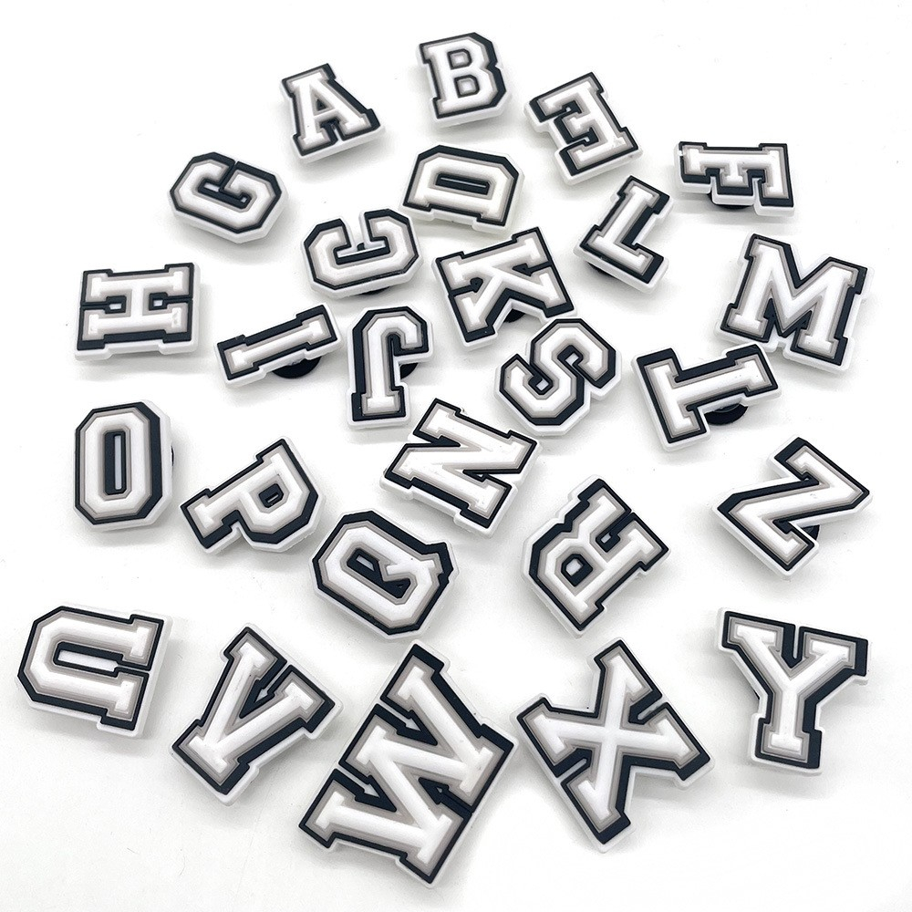 (26er Set) Schuh Anstecker Pins Schuh Charms für Crocs im Buchstaben Design - Schwarz / Weiss