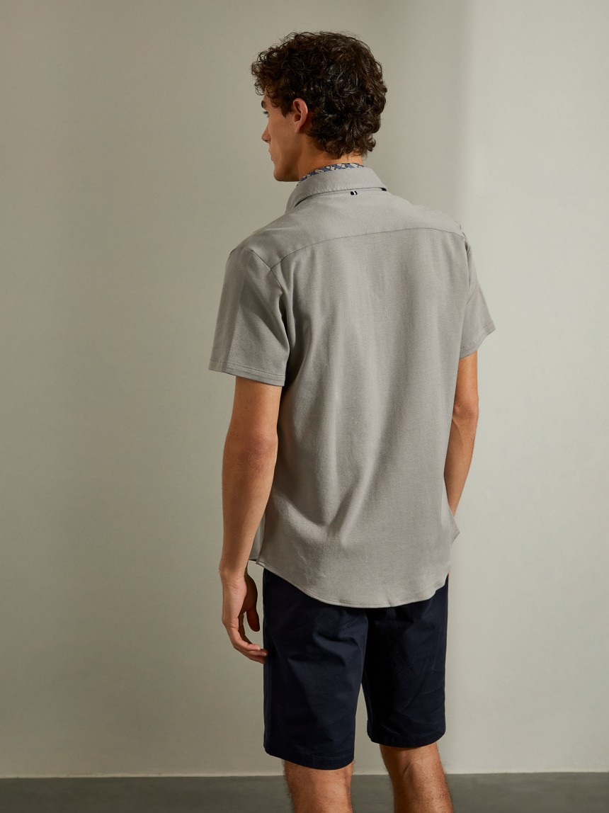 Camisa slim fit mang curta