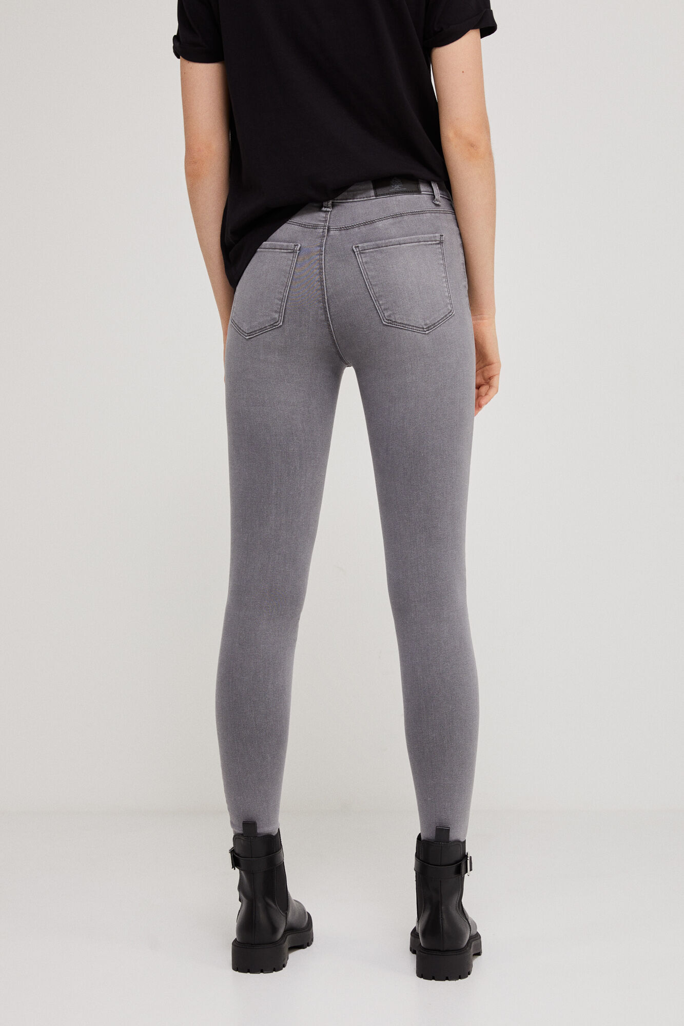 Calça jeans jegging com lavagem sustentável - Cinza escuro