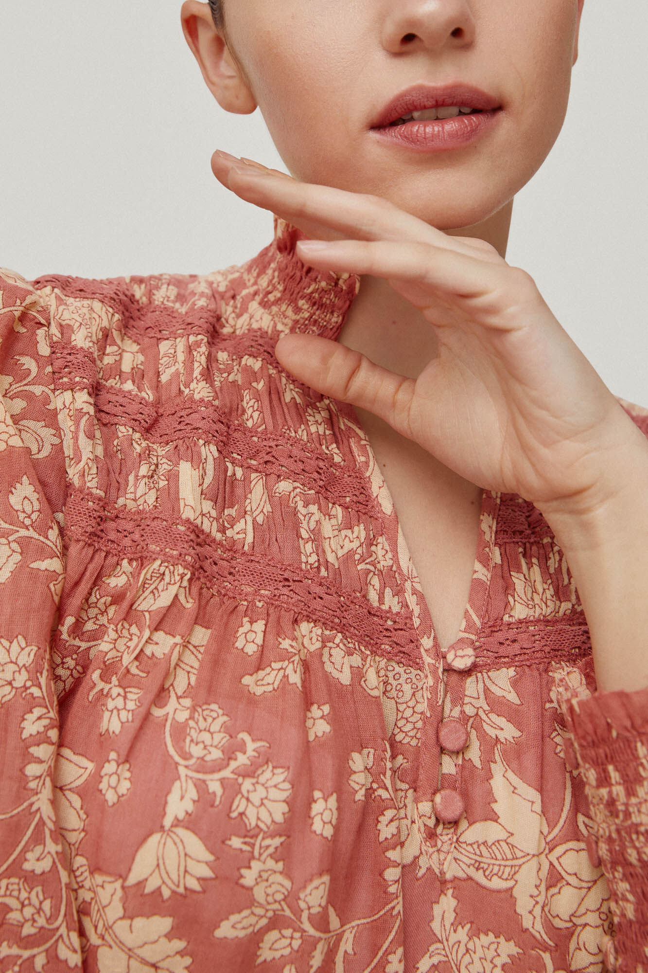 Blusa com detalhe de pechera - Roxa