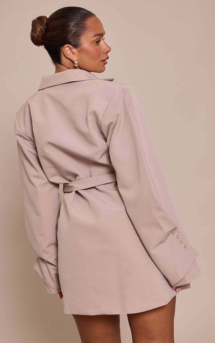 Chocolat Robe Blazer Ajustée À Taille Ajustable Et Manches Plissées Shape