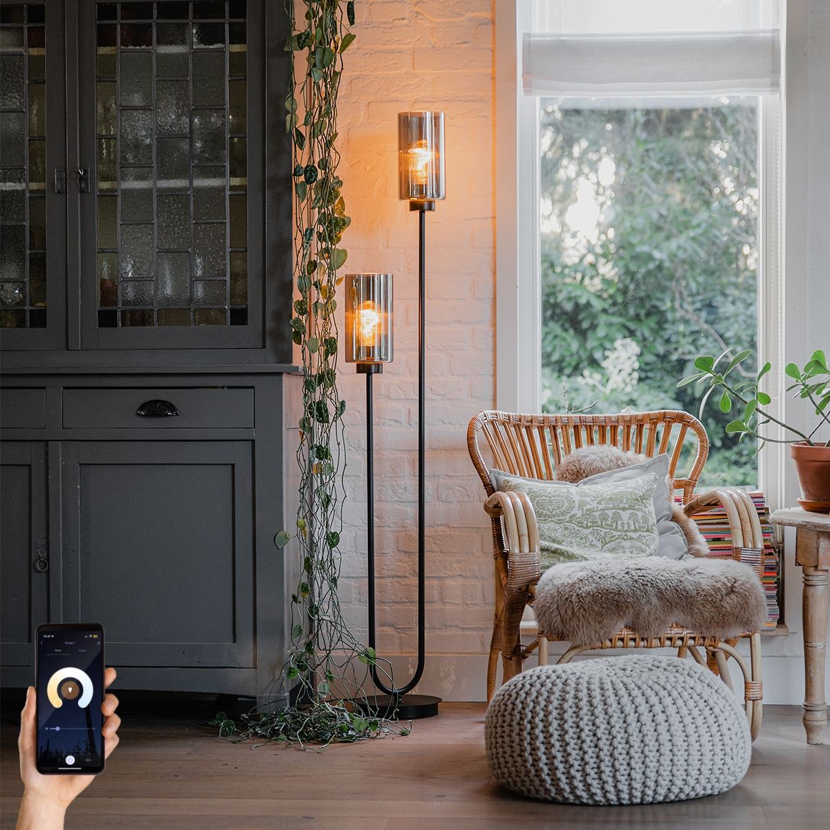 Smart vloerlamp zwart met smoke glas 2-lichts incl. 2 Wifi ST64 - Laura