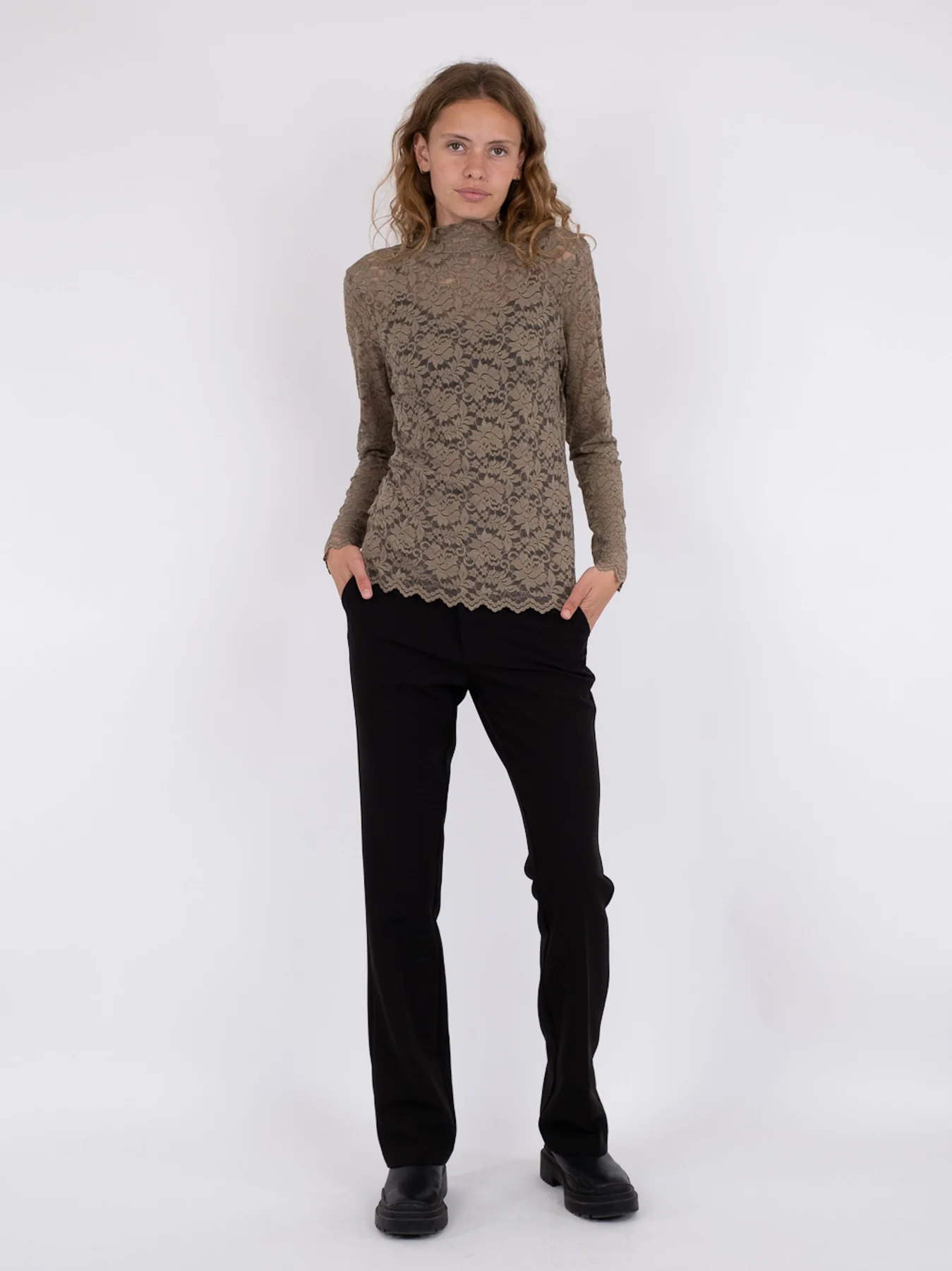 Neo Noir Liza Laceflower Blouse dark taupe