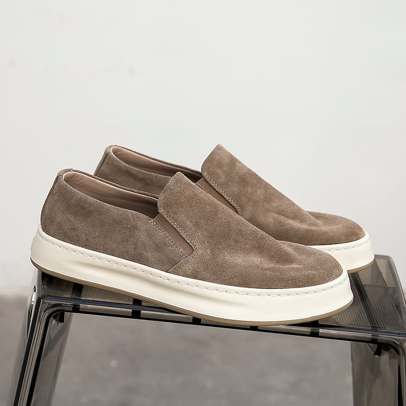 VEAZ - Platform Plain Faux Suede Slip-Ons